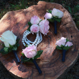 grooms buttonholes